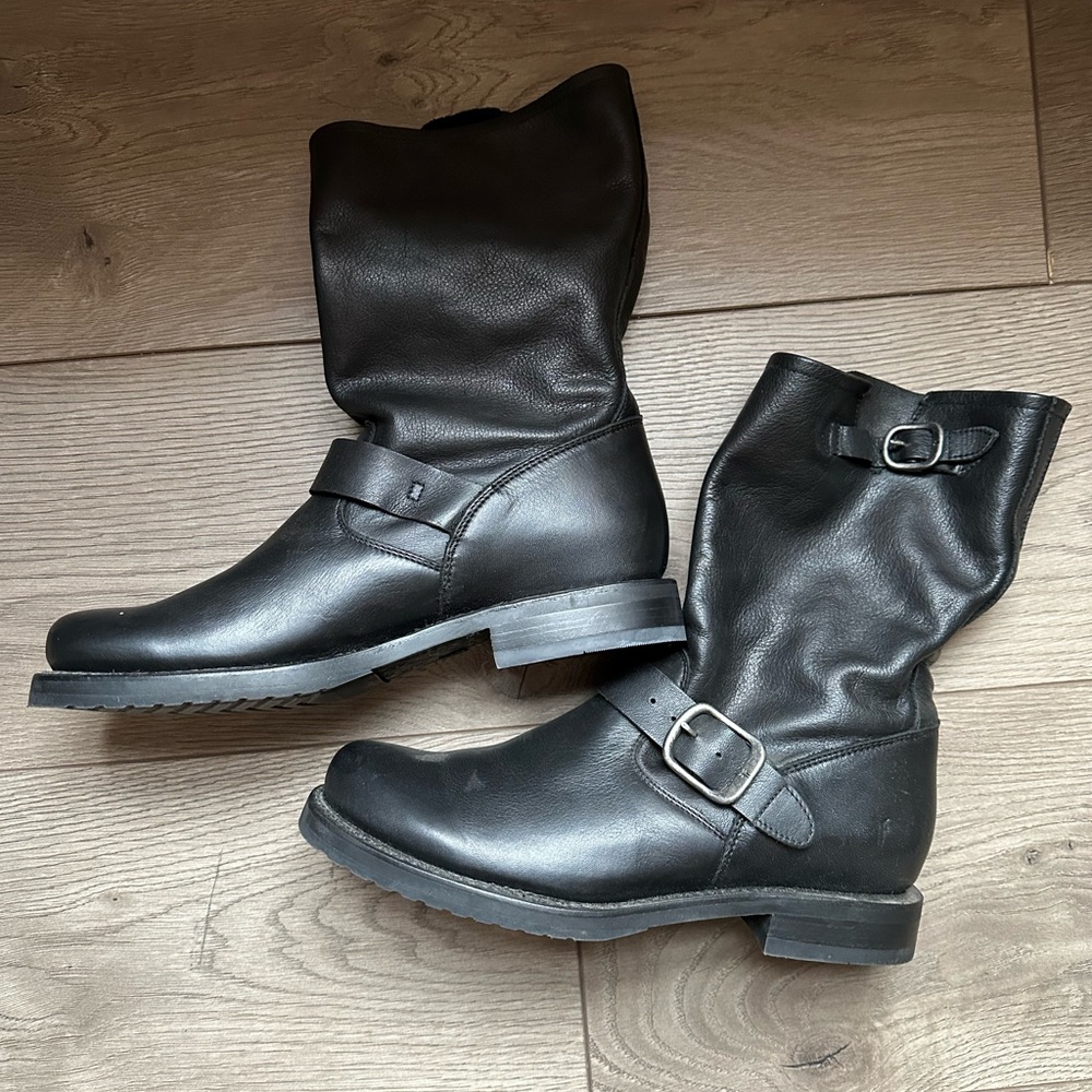 Frye Victoria Short boot, size 9